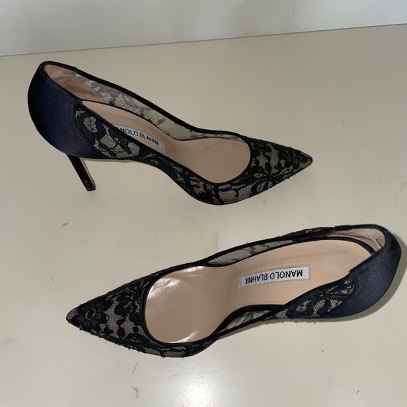 Manolo Blahnik Black Lace Heels - Picture 3 of 6